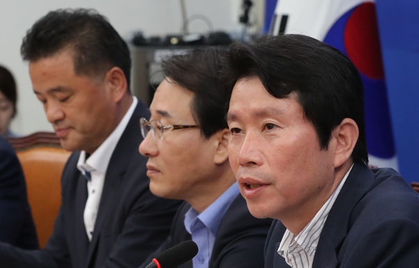 더불어민주당 이인영 원내대표가 22일 오전 국회에서 열린 정책조정회의에서 발언하고 있다./연합뉴스