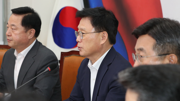 더불어민주당 박광온 정책대회준비위원회 위원장이 9일 오전 국회 당대표실에서 열린 '더불어2019 정책페스티벌 출범식'에서 발언하고 있다./연합뉴스