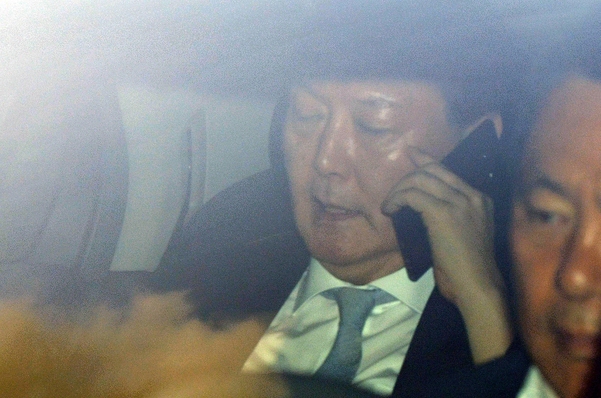 윤석열 검찰총장이 28일 오전 서울 서초구 대검찰청으로 출근하고 있다. / 연합뉴스