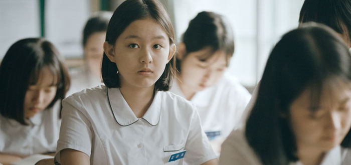 독립영화 '벌새'는 평단과 관객의 뜨거운 호응에 힘입어 10만 관객 돌파를 향해 가는 중이다.