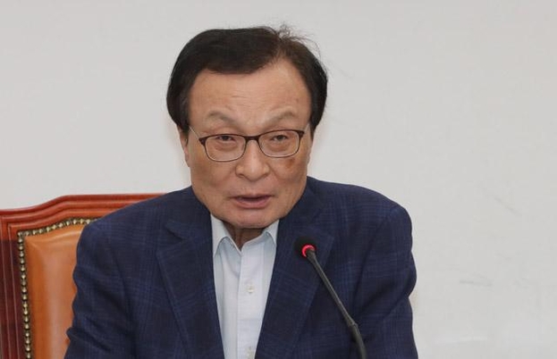 더불어민주당 이해찬 대표가 3일 오후 국회에서 열린 태풍 '미탁' 재난대책회의에서 발언하고 있다. /연합뉴스