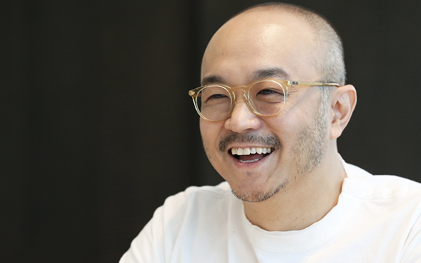 조수용 카카오 공동대표(46세). 서울대 산업디자인학과를 나와 2003년 네이버에 조인했다. 2010년 부사장 자리를 박차고 나와 브랜드 컨설팅 회사 JOH를 창업했다. 김범수 의장의 요청으로 2016년, 카카오에 합류했다./사진=남강호 기자