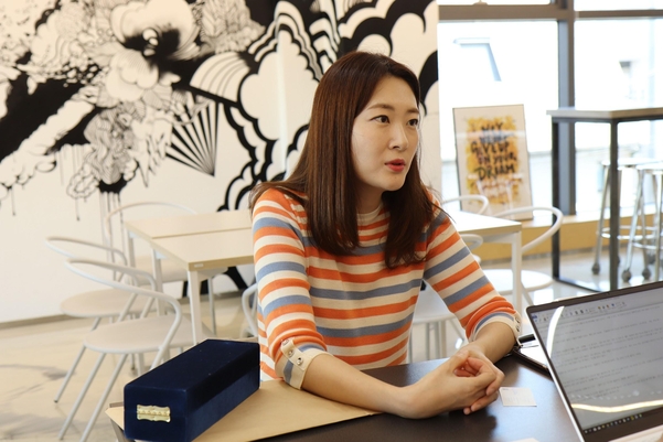 인터뷰 중인 이은희 대표 / 큐텐츠컴퍼니