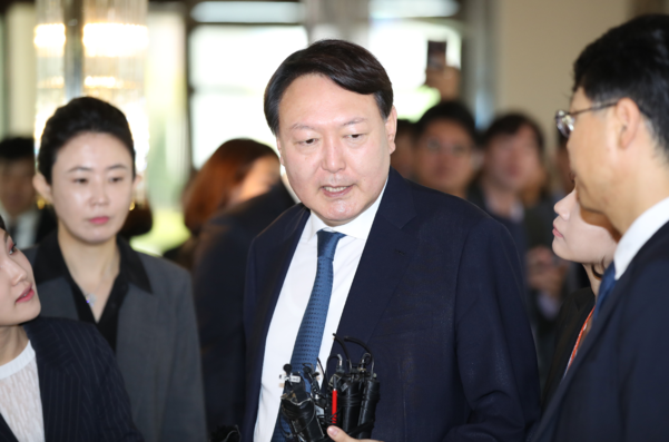 지난달 25일 인천 파라다이스시티 호텔에서 열린 마약류퇴치국제협력회의(ADLOMICO)에 참석한 윤석열 검찰총장./연합뉴스