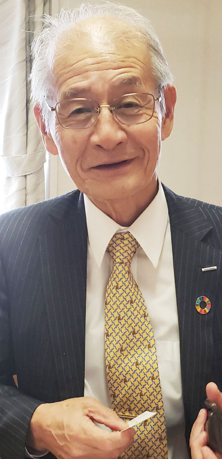 15일 일본 도쿄에서 본지와 인터뷰를 가진 올해 노벨 화학상 수상자 요시노 아키라씨는 '과학 연구에서 꼭 필요한 것은 집념과 유연성'이라고 말했다. 