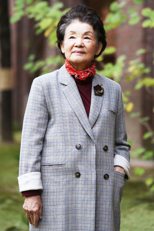신달자 시인은 '낙엽 지는 계절에 '저 낙엽은 소리가 바닥난 것'이라고 썼는데, 모든 존재의 내면엔 소리가 있다. 하물며 접시도 깨질 땐 소리를 내지 않는가'라고 말했다.