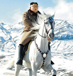 김정은 북한 국무위원장이 백마를 타고 백두산에 올랐다며 조선중앙통신이 지난 16일 공개한 사진. 