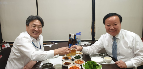 강기정(왼쪽) 정무수석과 김재원(오른쪽) 국회 예결위원장./강 수석 페이스북