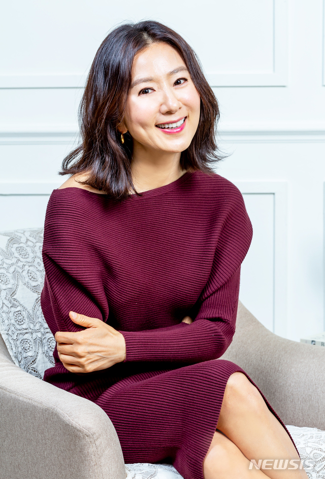 배우 김희애