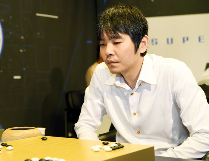 이세돌이 이르면 이번 주에 프로기사직을 떠난다.
