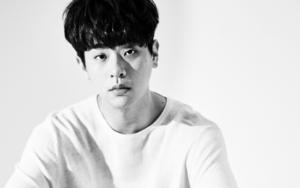 박정민(33살). 작가이자 서점주인이자 배우다. 10대 소년들의 파국적 관계를 파고든 영화 ‘파수꾼'으로 이름을 알렸다. ‘동주' ‘변산' ‘타짜' ‘시동' 등 단편영화 8편, 장편영화 23편에 출연했다.