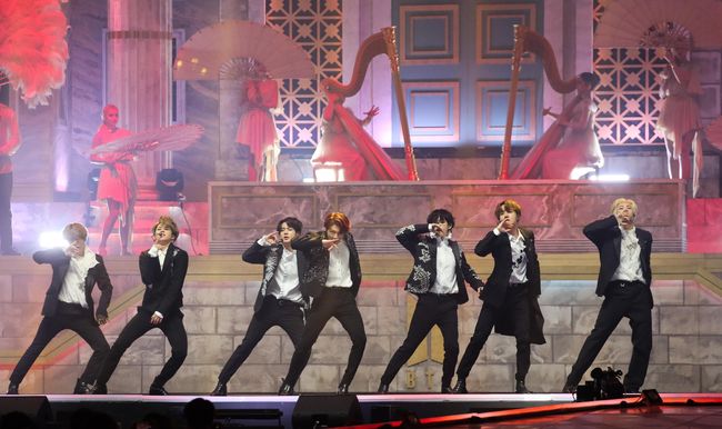 "7년차에도 이 정도" 방탄소년단, '상남자'→'디오니소스' 레전드 무대 경신 [MMA 2019②] - 조선닷컴 - 연예 > 연예 포토