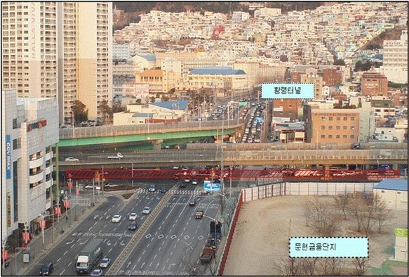 상습 교통 체증 지역으로 유명한 부산진구 전포동 문전교차로의 지하차도 공사 구간. 이 사업의 내년도 국비가 차질없이 확보돼 공사 진행이 순조롭게 진행될 것으로 전망된다. 부산시 제공