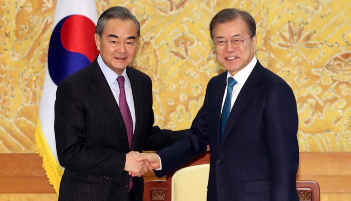 방한한 왕이(왼쪽) 중국 외교부장