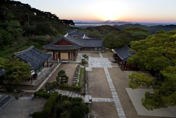 강화도 전등사 전경. /인천관광공사 제공