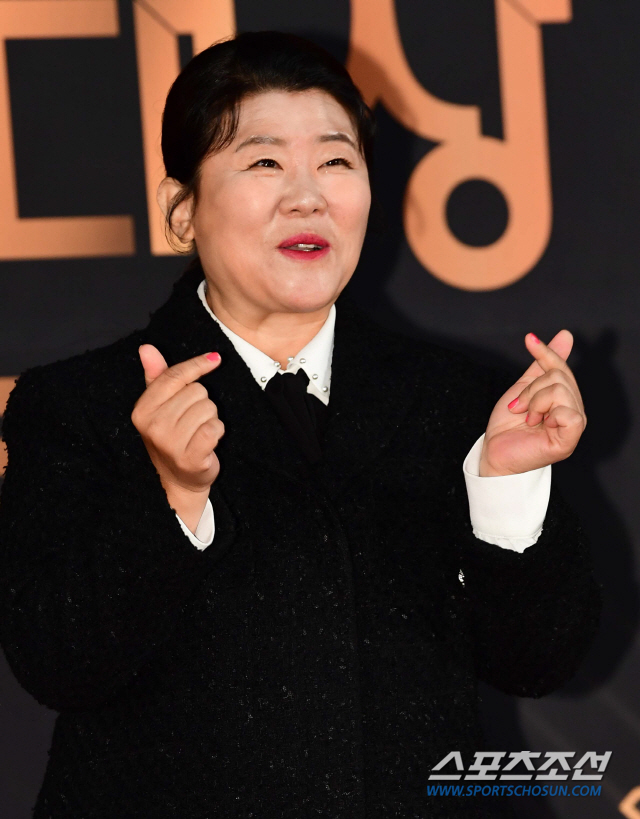 2019 KBS 연기대상 이정은, 중편드라마 부문 우수상 수상…라미란 ...