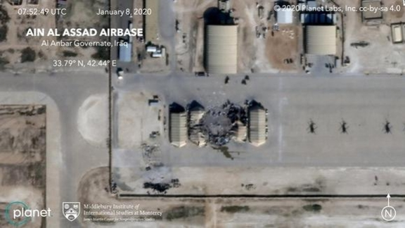 지난 8일 이란의 미사일 공격을 받아 시설 일부가 파괴된 이라크 아인 알아사드 기지. /플래닛랩스