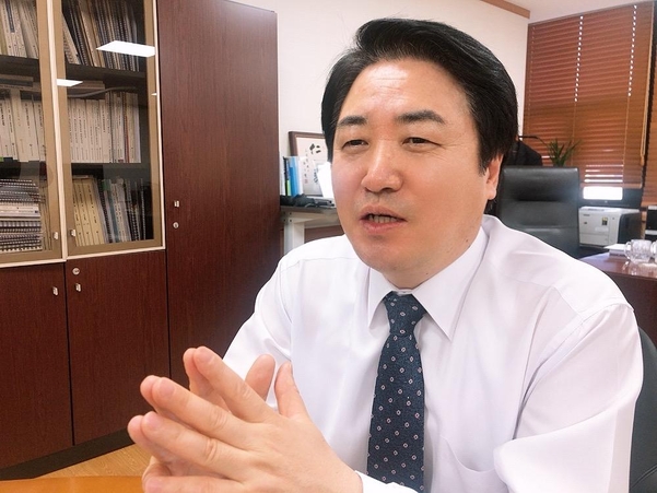 김일재 개인정보보호위원회 위원장 대행(상임위원)이 10일 개인정보 보호 강화 방침에 관해 설명하고 있다. /박원익 기자