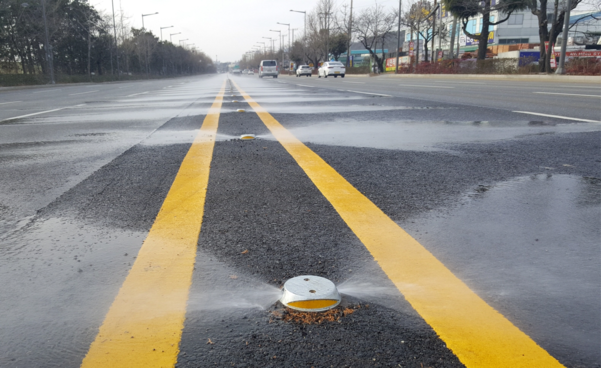 광주시 광산구 극락교~송정역에 구축된 클린로드시스템. 지하수를 노즐을 통해 분사하여 도로의 먼지를 세척한다./광주광역시 제공