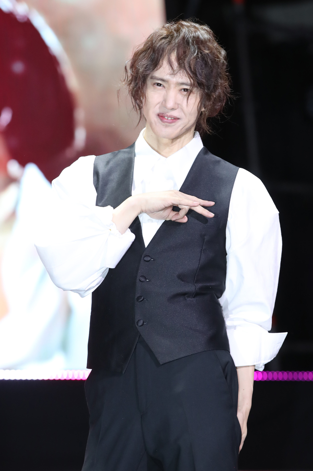 양준일