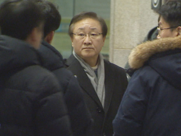 지난 7일 서울중앙지검에 출석한 김신 전 삼성물산 대표이사./연합뉴스