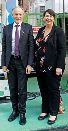 2019년 12월 방한한 세라 채프먼(오른쪽) 호주 산업혁신과학부 국가수소전략TF 단장과 앨런 핀켈 호주 수석과학자.
