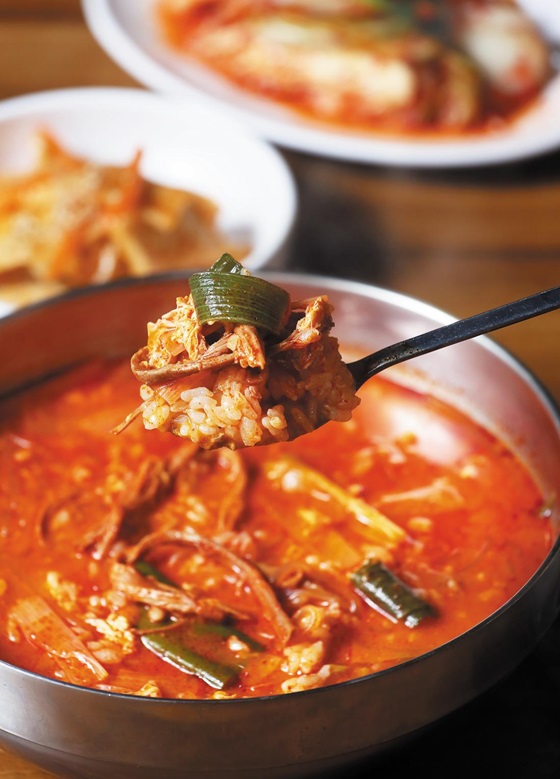 서울 원효로 ‘한아름전통육개장’의 육개장.