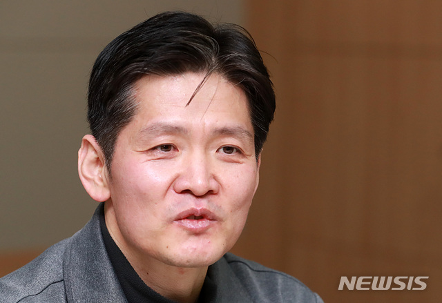 정규리그 1000경기 출장 기록 달성한 장준혁 심판