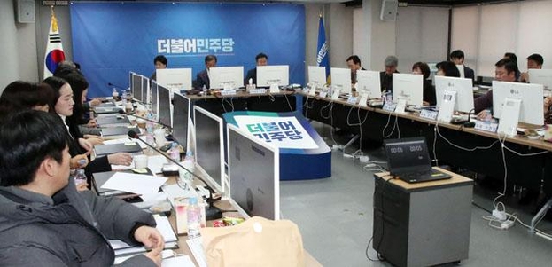 더불어민주당 공천관리위원회의 제21대 총선 지역구 국회의원 후보자 면접이 지난 9일 중앙당사에서 열리고 있다. /연합뉴스