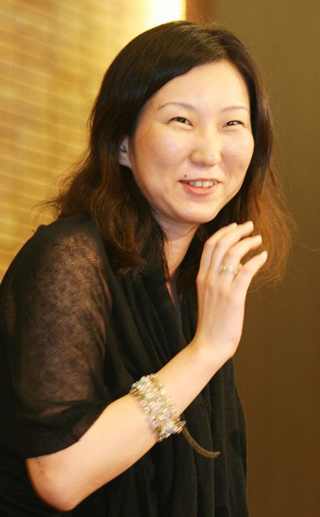 미우라 시온은 '실제로 소설에는 쓰지 않더라도 등장인물이 지금까지 살아오면서 어떤 경험을 하고, 무슨 생각을 했을지를 온 힘을 다해 상상한다'고 했다.