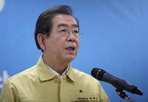 지난 13일 우한 코로나 관련 브리핑을 하는 박원순 서울시장/연합뉴스