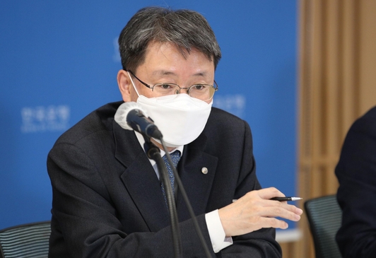 윤면식 한은 부총재가 26일 서울 중구 한은 본관에서 열린 금융안정방안 실시 설명회에서 발언하고 있다./한은 제공