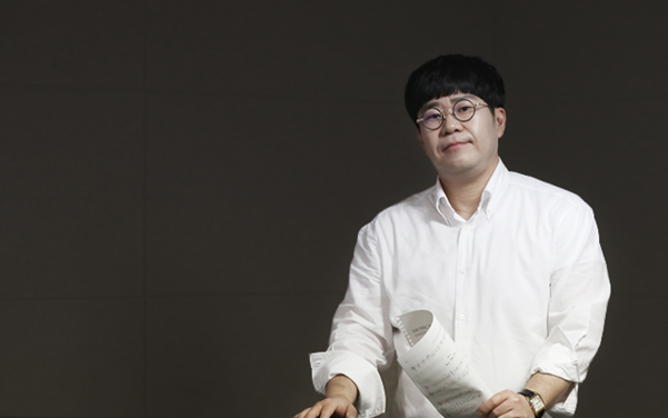 신인 때는 작곡한 노래가 휴대폰 컬러링으로 나오는 것만으로 좋았지만, 갈수록 어깨가 무거워진다는 조영수./사진=장련성 기자