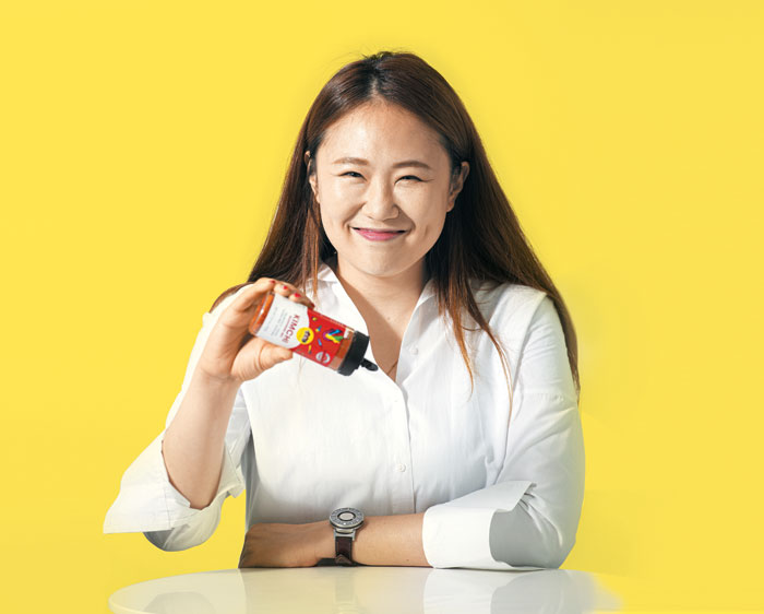 ‘김치 시즈닝’으로 미국 시장에 진출한 안태양 푸드컬쳐랩 대표는 환하게 잘 웃었다. 그는 “필리핀 마닐라 야시장에서 떡볶이 장사할 때 웃는 연습을 수도 없이 했다”고 했다.