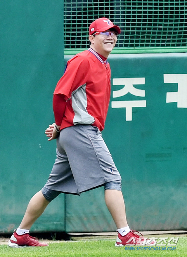 2020 KBO리그 KIA 타이거즈와 SK 와이번스의 경기가 24일 인천 SK행복드림구장에서 열린다. KIA 양현종이 외야에서 몸을 풀고 있다. 인천=정재근 기자 cjg@sportschosun.com/2020.05.24/