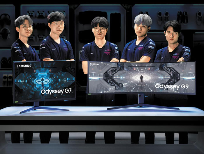 삼성전자가 27일 SK텔레콤 T1 게임단과 파트너십을 맺고 이 팀 선수들에게 삼성전자 오디세이게이밍 모니터를 제공키로 했다.