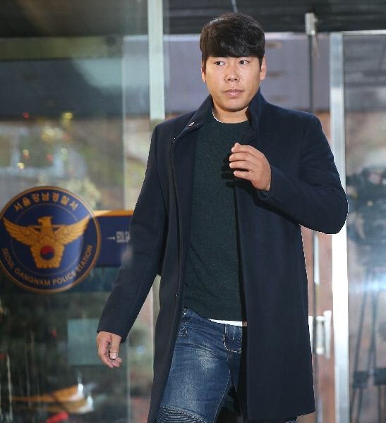 2016년 12월 6일 강남경찰서에 출석한 강정호./연합뉴스