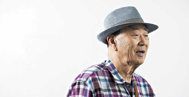 '수선할 때 제일 중요한 건 전체를 꼼꼼히 살펴보는 겁니다. 인생도 매사 찬찬히 둘러봐야죠.' 김병양씨는 '수선과 인생은 묘하게 닮았다'고 했다.