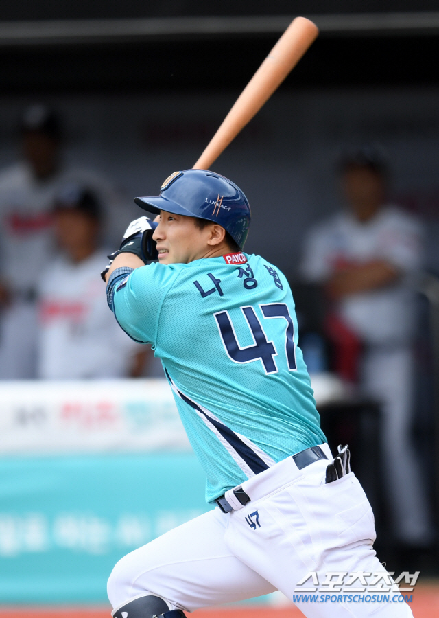 2020 KBO 리그 NC 다이노스와 KT 위즈의 더블헤더 1차전 경기가 25일 수원 KT위즈파크에서 열렸다. NC 나성범이 타격을 하고 있다. 수원=허상욱 기자 wook@sportschosun.com/2020.06.25/