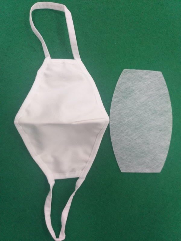 대구시교육청이 배부한 나노필터 교체형 면마스크. 최근 유해성 여부를 두고 공방이 벌어지고 있다. /대구시교육청