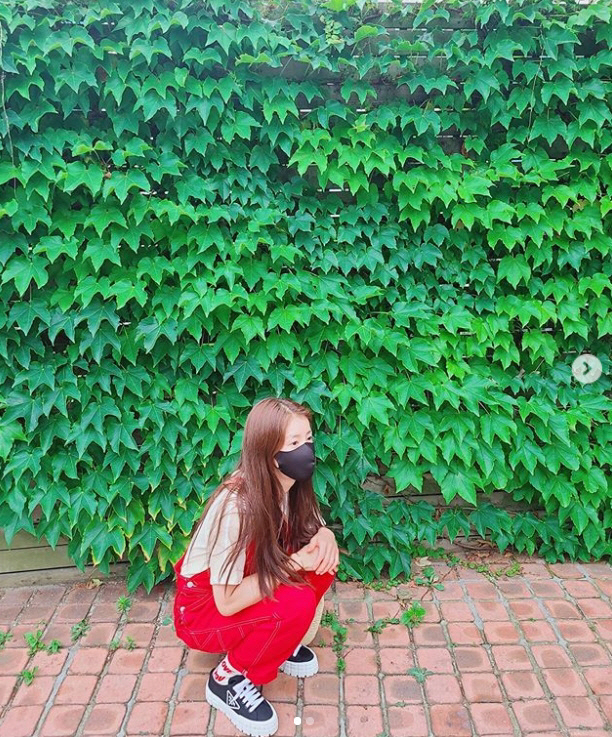 이시영은 29일 자신의 인스타그램에 "커플"이라는 설명과 함께 사진을 게재했다. 
