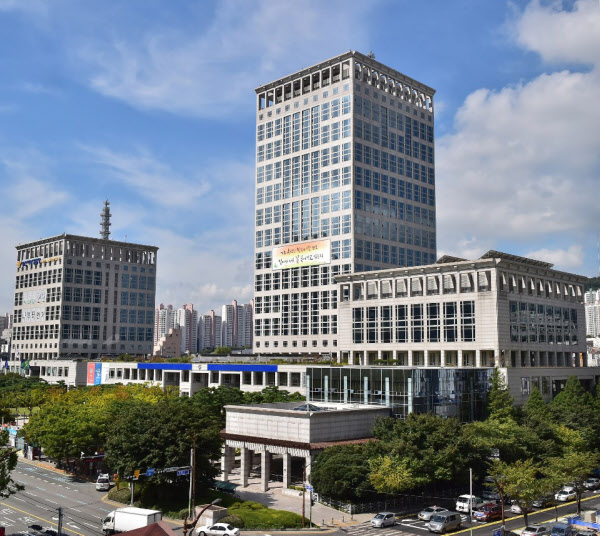 부산 연제구 연산동 부산시청 전경. /부산시 제공