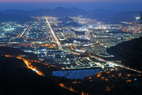 창원국가산단 야경./ 창원시