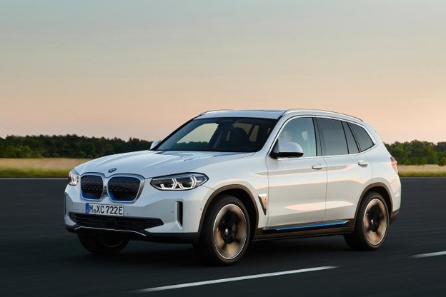 BMW가 14일 공개한 순수 전기차 iX3. /BMW