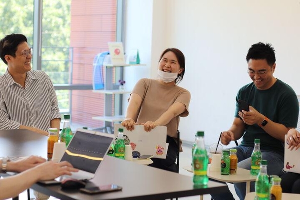 왼쪽부터 인터뷰하는 김봉중, 임새롬, 이가윤씨 /디캠프
