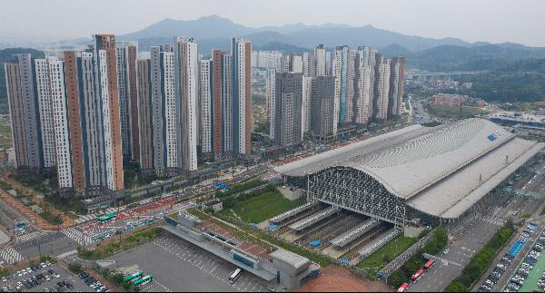 지난 5월 경기도 광명역 인근 아파트 단지 전경. 기사에서 언급된 허위신고와는 관련 없음. /조선일보 DB