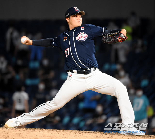 두산 베어스와 NC 다이노스의 2020 KBO 리그 경기가 2일 창원NC파크에서 열렸다. 두산 김강률이 역투하고 있다. 창원=허상욱 기자 wook@sportschosun.com/2020.08.02/