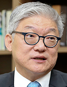 윤덕민 한국외대 석좌교수·前 국립외교원장