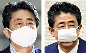아베 신조 일본 총리가 1일 턱을 덮는 일반적인 크기의 마스크를 착용했다(왼쪽 사진). 아베 총리는 앞서 4개월가량 코와 입만 간신히 덮는 ‘아베노마스크(아베의 마스크)’를 착용해왔다.