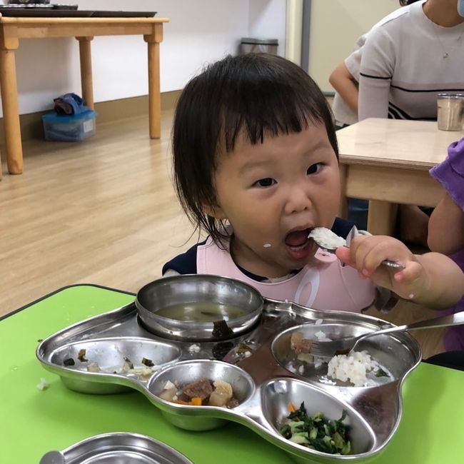 '장윤정♥' 도경완, 딸 어린이집서 폭풍식사 "식비 더 내야 ...